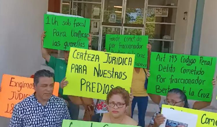 Protestan en FGE por presunto fraude en venta de terrenos en Buenavista 2da