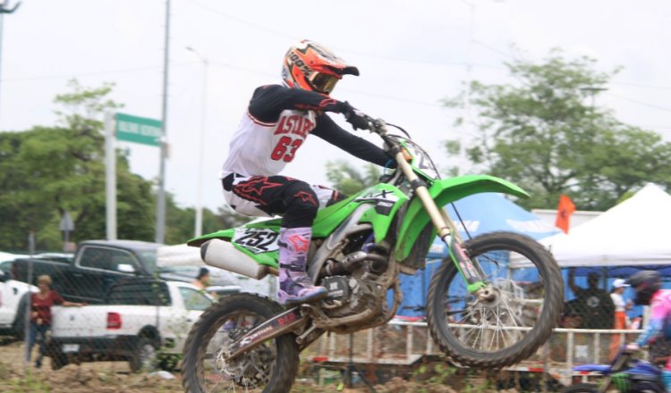 Un éxito la 6a fecha del Campeonato Peninsular de Motocross en Villahermosa