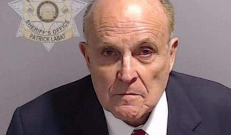 Rudy Giuliani, exabogado de Trump, se entrega a autoridades de Georgia