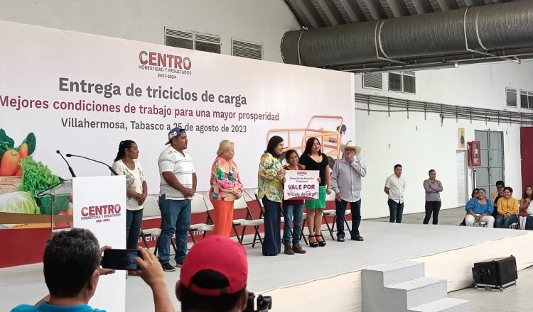 Entrega Centro 240 triciclos de carga para actividad productiva