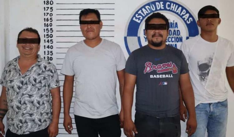 Logran rescate de 18 migrantes en Chiapas; detienen a "polleros"