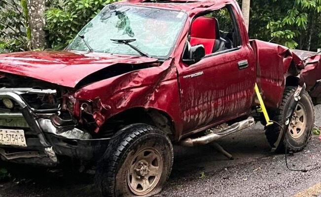 Mueren 8 personas tras volcadura de camioneta en Chiapas