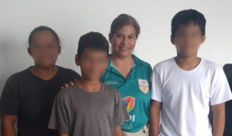 Reunifican a familia migrante que se separó al subir a tren en Veracruz