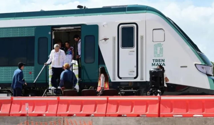 Anuncia AMLO que en un mes volverá a subirse al Tren Maya, ahora de Cancún a Escárcega