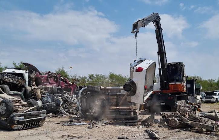 Destruye FGR 25 vehículos "monstruo" en Tamaulipas