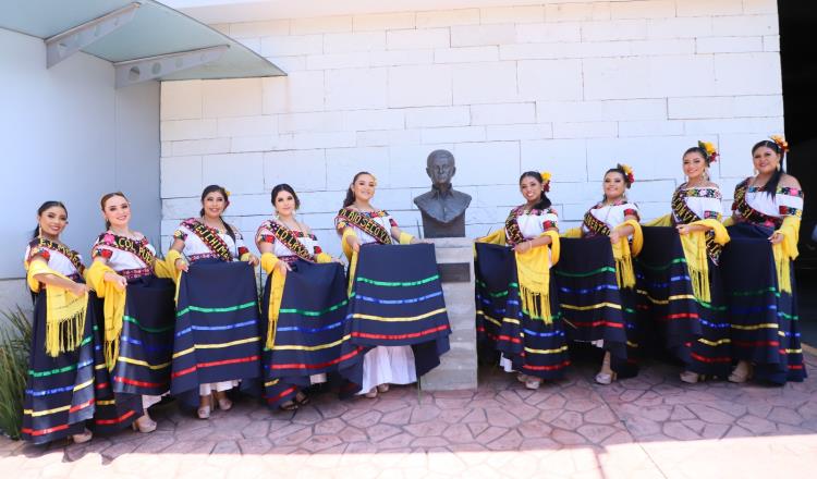 Aspirantes a la Flor de la Piña invitan a su Feria