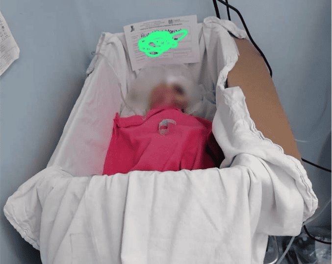 Colocan a bebé en caja de cartón en Hospital Civil de Oaxaca