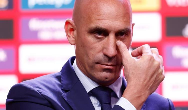 Rubiales renuncia a presidencia de la Federación Española de Futbol