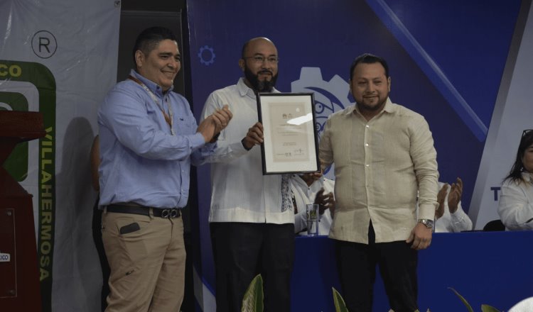 Obtiene Tec de Villahermosa certificado como miembro de la academia Huawei