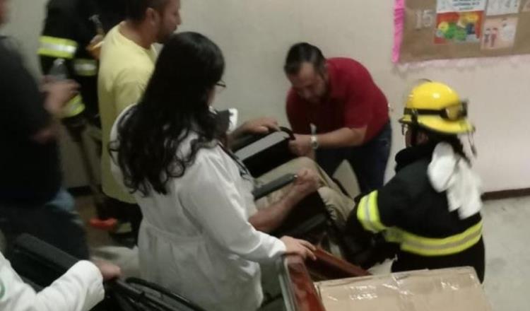 4 personas quedan atrapadas durante dos horas en elevador del IMSS en Veracruz