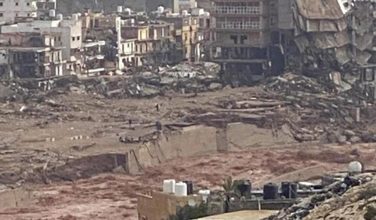 Más de 2 mil muertos y 10 mil desaparecidos deja inundaciones en Libia