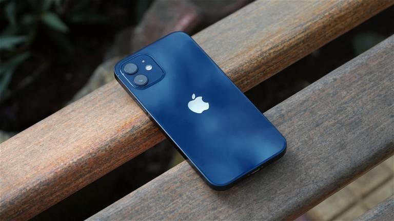 Francia le pide a Apple retirar iPhone 12 por emisiones de ondas potentes