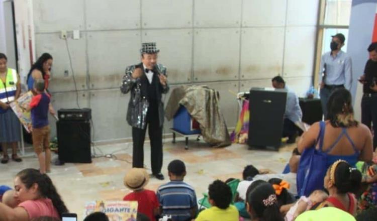 Lleva Mago Chong-Tall espectáculo de ilusionismo al Hospital del Niño