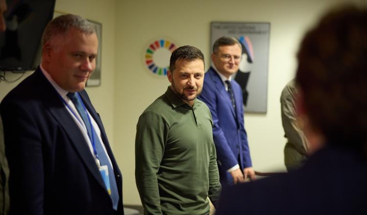 Acusa Zelenskyy a Rusia de usar los alimentos y la energía como arma