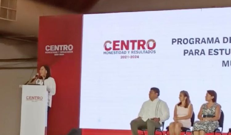 Busca Centro reducir brecha digital con entrega de tablets a alumnos de secundarias