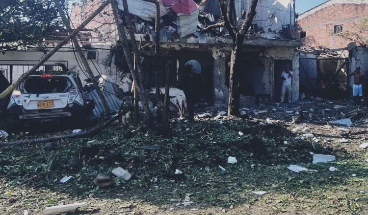 Estalla coche bomba frente a estación de policía en Colombia