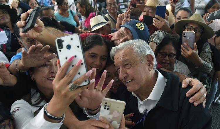 Va AMLO por nuevo aumento al salario y pago mensual de la Pensión para Adultos Mayores