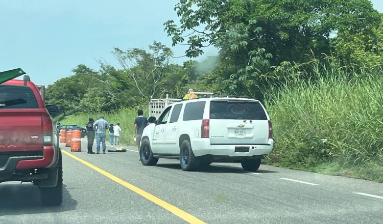 Abandonan cuerpo de un hombre sin vida en carretera Escárcega-Villahermosa