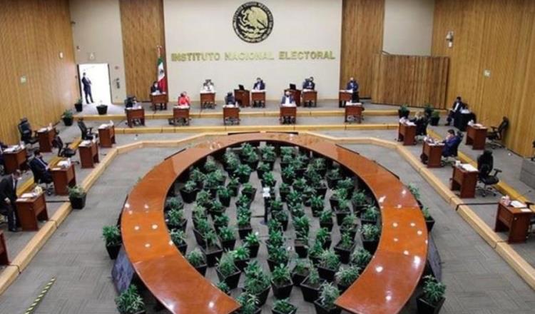 Ordena INE eliminar "posdata" de mañanera de AMLO por ser "de naturaleza electoral"