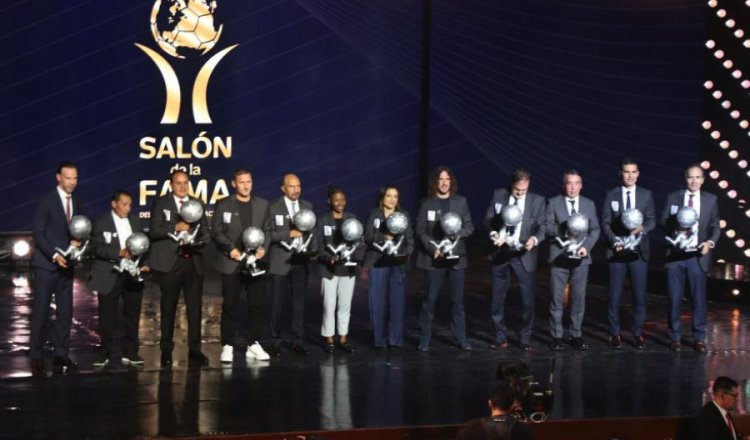 Realizan ceremonia para la clase 2023 del Salón de la Fama del Futbol Internacional