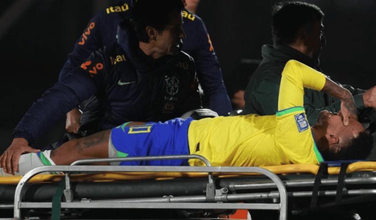 Neymar sale lesionado en partido de eliminatorias de CONMEBOL