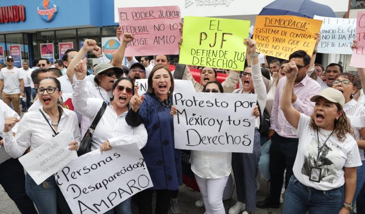 Convoy militar de 8 vehículos y 17 soldados acompaña a Xóchitl por Nayarit