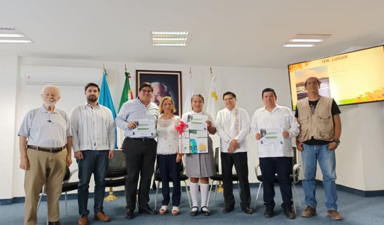 Entregan premio a ganadores del Concurso Estatal de Fotografía ´Derecho Humano a un Medio Ambiente Sano´