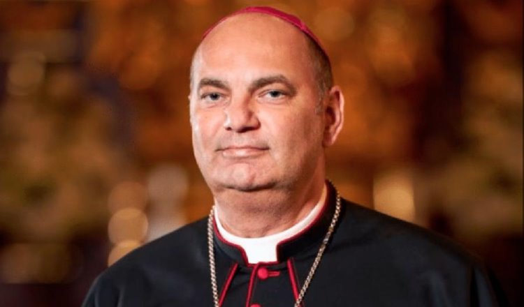 Acepta Papa renuncia de obispo polaco tras orgía en su parroquia