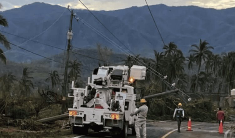 Reporta Telmex el restablecimiento total de servicios en Acapulco, tras el paso de huracán Otis