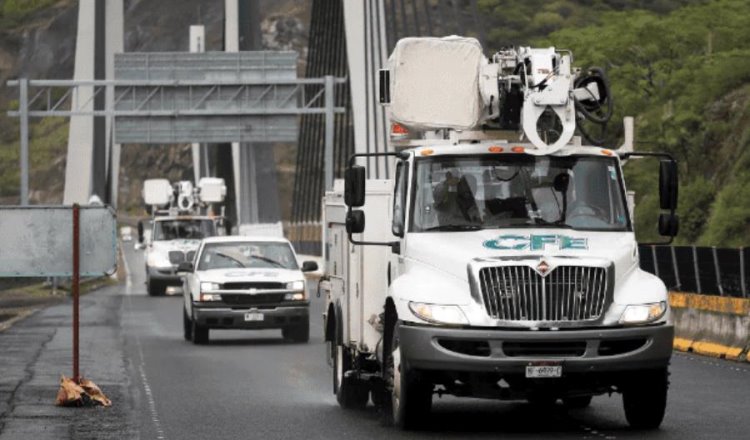 Este lunes quedará electrificado Acapulco, tras el paso de Otis: AMLO