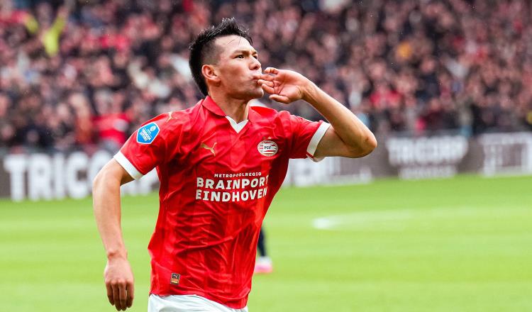 Chucky se luce con hat-trick en goleada del PSV al Ajax