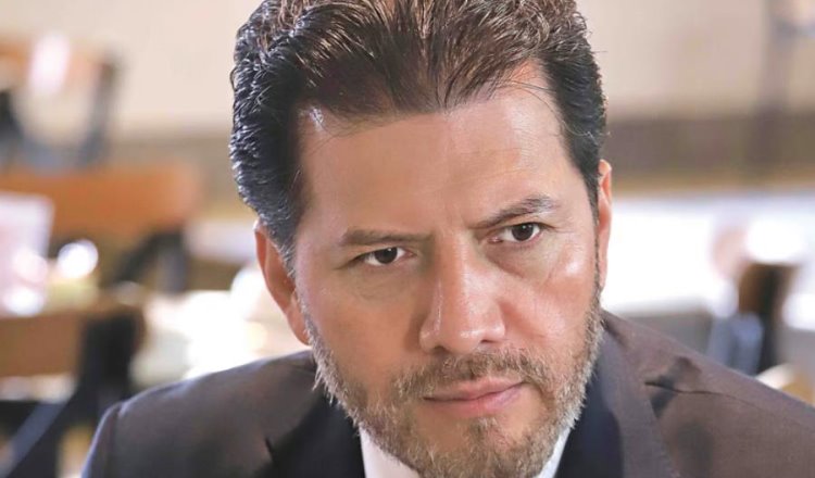 Renuncia Víctor Hugo Lobo al PRD