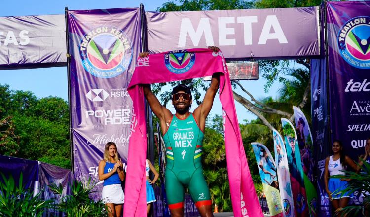 El mexicano Crisanto Grajales gana Triatlón Xel-Há