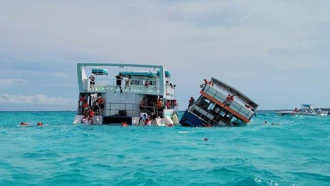 Se hunde ferry en Bahamas; fallece una mujer