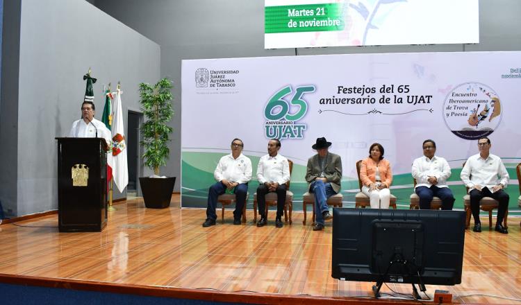 "Renace el orgullo Juchimán": rector al inaugurar festejos del 65 aniversario de la UJAT