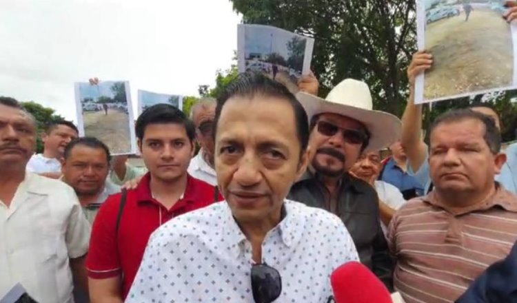 "Me estás entrevistado a la brava", responde líder de taxis en Centro sobre acusaciones de choferes