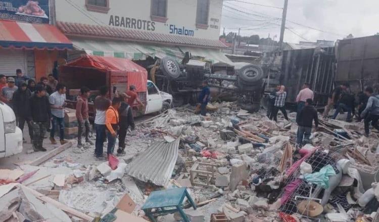 Tráiler del Circo Atayde se queda sin frenos y destroza locales comerciales en Chiapas