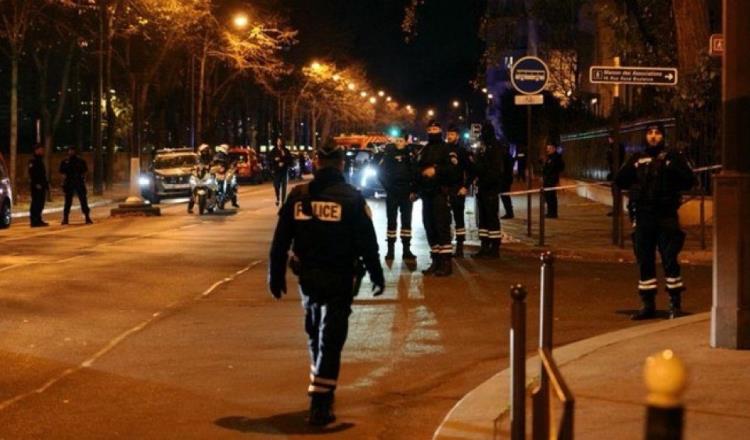 Extremista islámico mata a puñaladas a turista en París