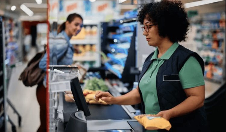 Aprueba Senado ´Ley Silla´; empresas deberán dar asientos a trabajadores