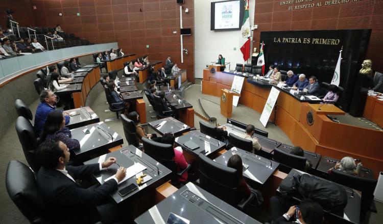 Amaga juez con multas a senadores si no designan a comisionados del INAI