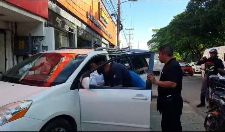 ¡Le gana la fiesta! Se queda dormido al volante en estado de ebriedad en Ruiz Cortines