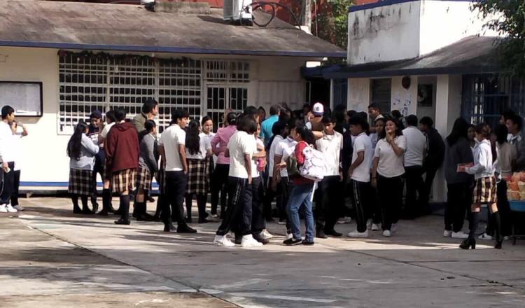 Alumnos del Idiftec en Huimanguillo cierran instalaciones