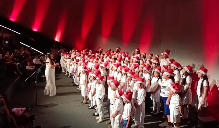 Niños de la zona indígena Yokotan cantan por la paz