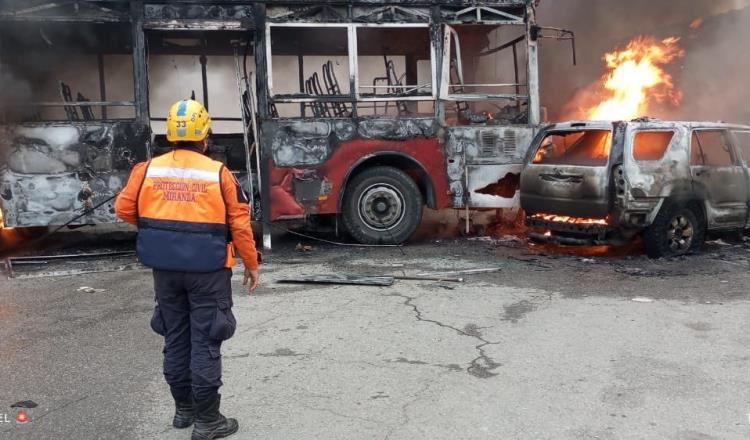 Mueren 8 personas por incendio de góndola en Caracas