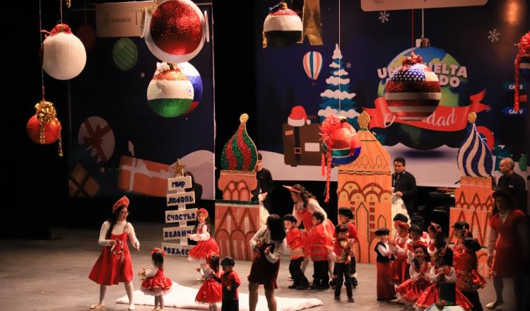 450 niños participan en festival ´Una vuelta al mundo esta Navidad´