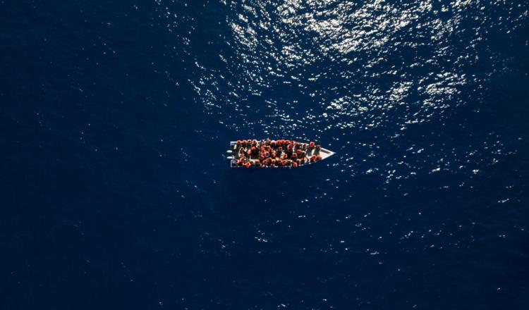 Mueren 61 migrantes durante naufragio frente a las costas de Libia