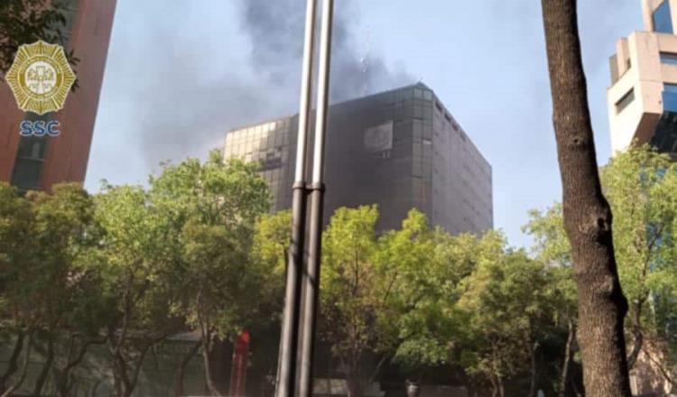 Se incendia edificio que pertenecía al ISSSTE en Reforma