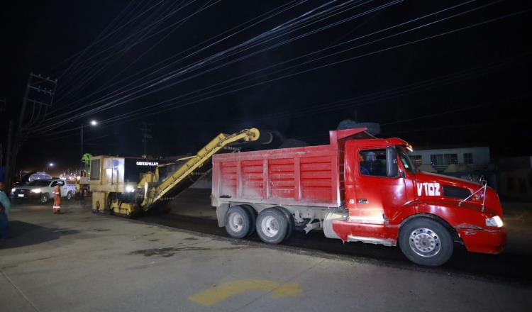 Pavimentan calles de Atasta tras reparación de colector y tubería de drenaje