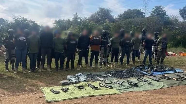 Detienen a 13 integrantes del CJNG en Michoacán 