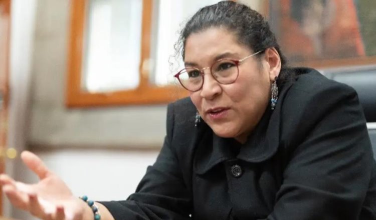 Presenta Lenia Batres demanda contra periodistas por daño moral